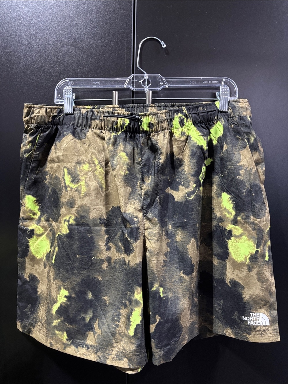The North Face flash dry,DWR finish water shorts,hip pockets,back zipper pocket